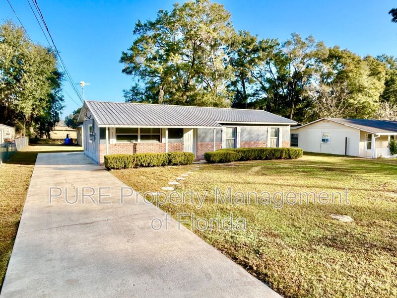 Ocala House: 6807 NW 62nd Place