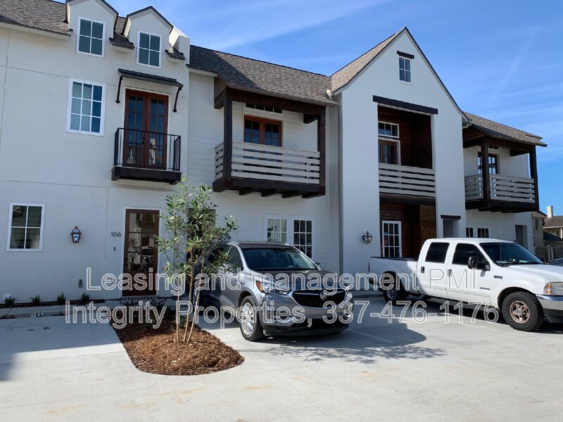 Lafayette Townhome: 104 Shirekeep Ln