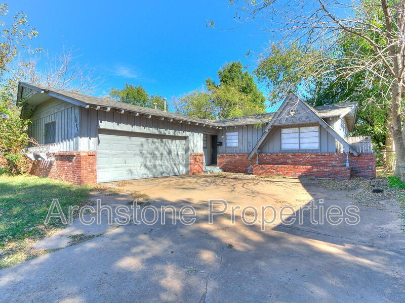 Del City House: 1424 Tanglewood Dr