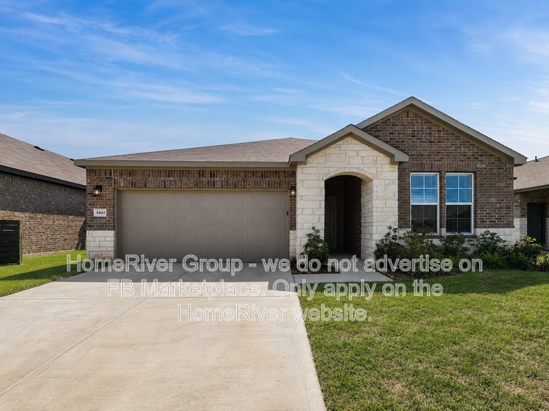 Navasota House: 2007 Spyglass Dr