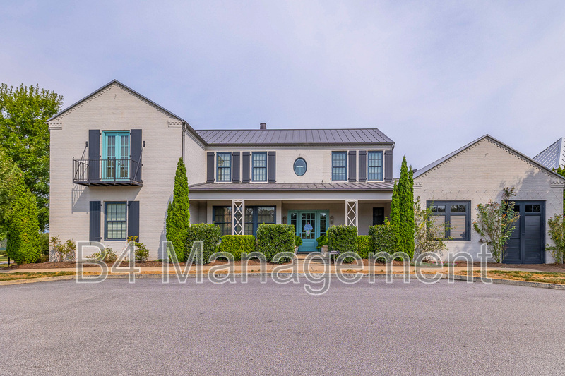 Greenville House: 103 Alester Square