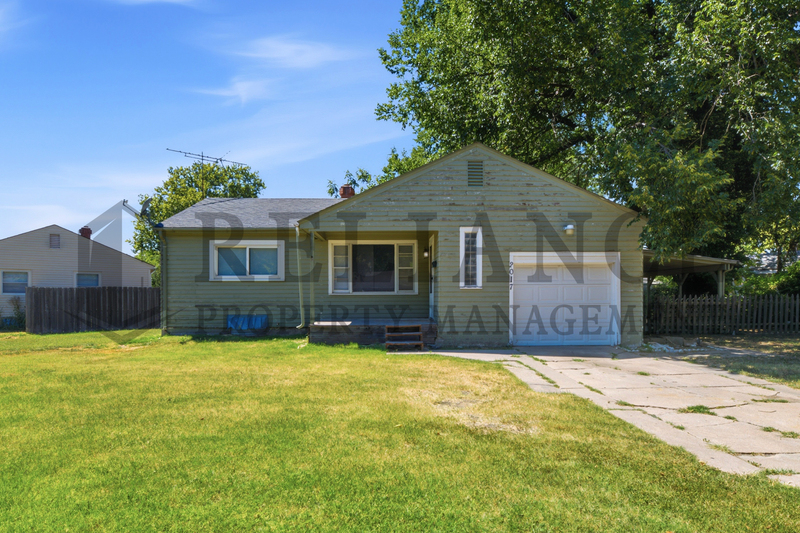 Wichita House: 2017 South Green Acres Street
