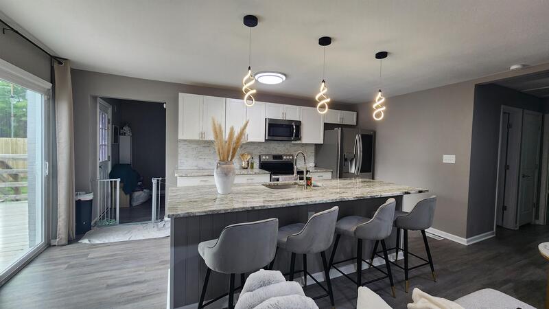 Portsmouth House: 600 Apache Road