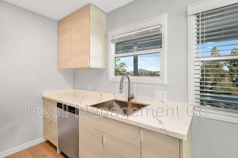 La Mesa Condo: 8071 Lemon Ave