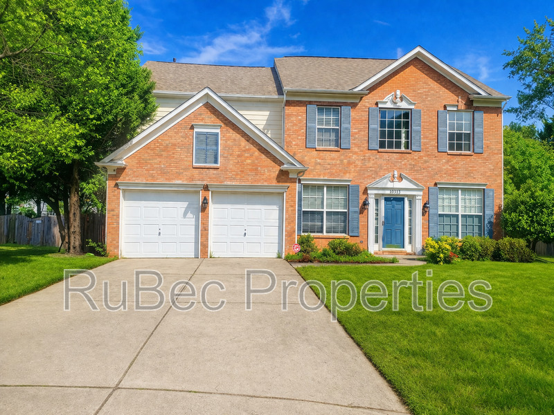 Charlotte House: 10513 Scotch Pine Circle
