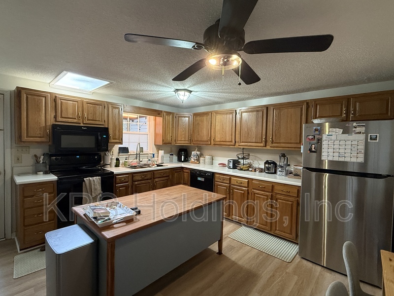 Bridgewater Townhome: 129 Cindie Lane