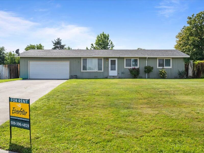 W. Richland House: 4911 Dove Lane