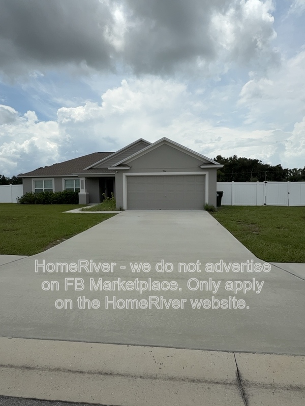 Bartow House: 912 Lochland Loop