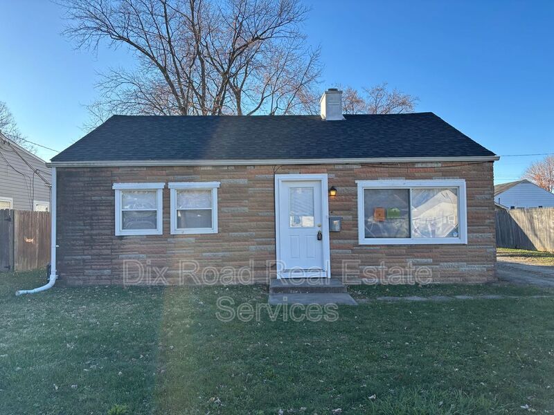 Vandalia House: 111 Forestwood Avenue