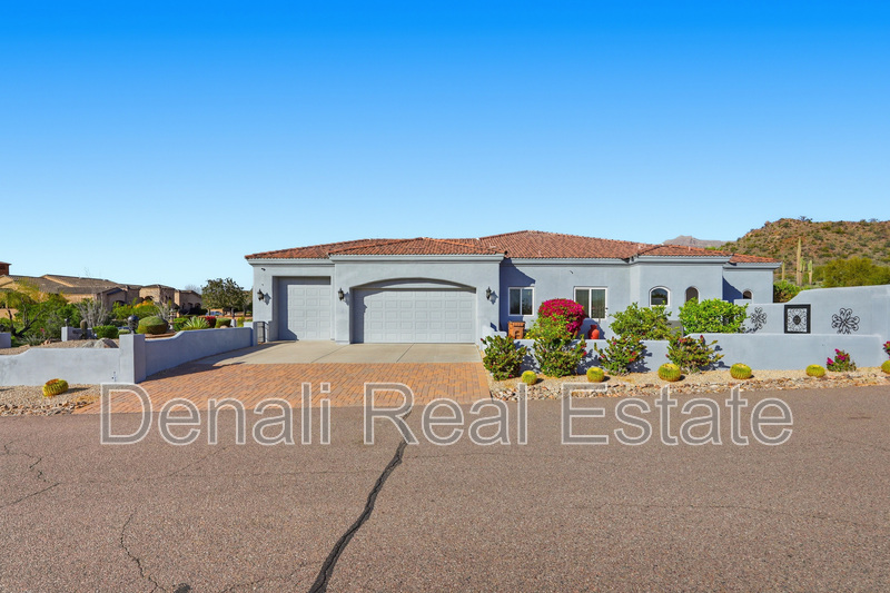 Gold Canyon House: 5399 S. Via De Rico