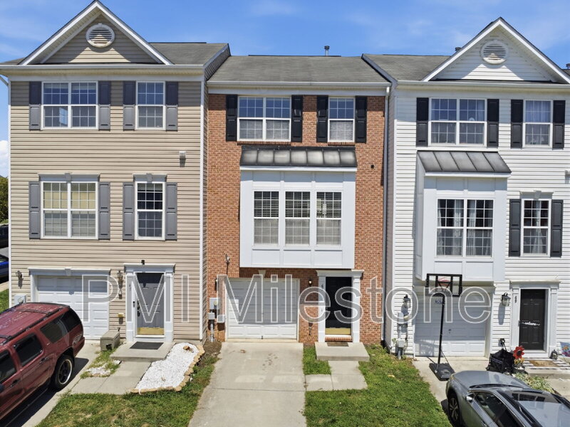 Inwood Townhome: 47 Hokes Run