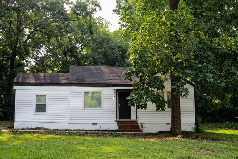 Columbus House: 50 Eddy Drive