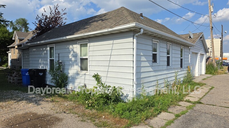 Fargo House: 1312 1/2 3rd Avenue North