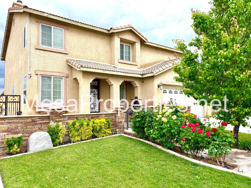 Victorville House: 13681 Nova Ln