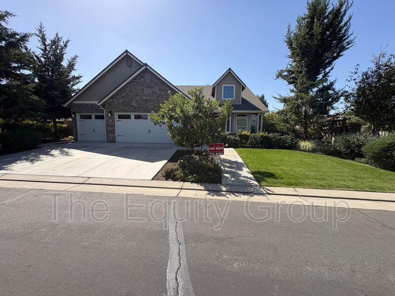 Tulare House: 3163 Parks Ave
