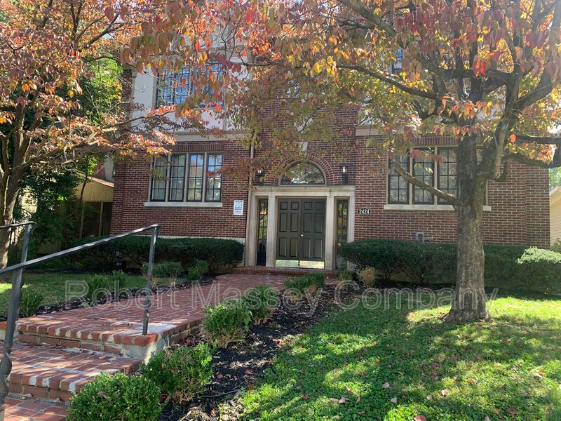 Louisville Condo: 2424 Glenmary Avenue