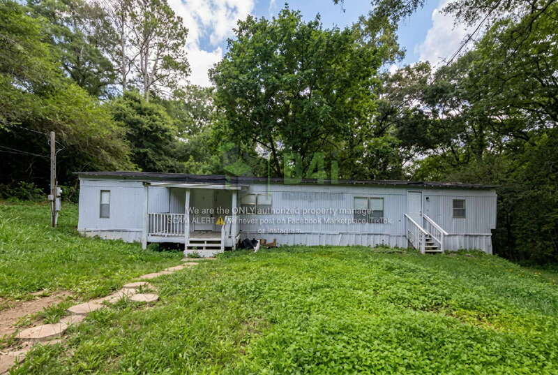 Cedartown House: 122 Collins Road