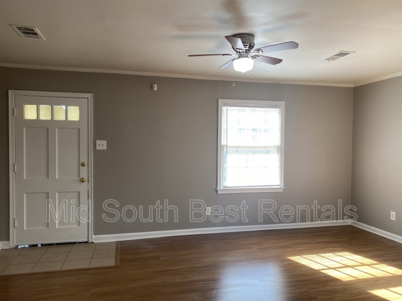 Request a Viewing for 3842 Vanuys Rd (Sherwood Forest) Tenant Turner