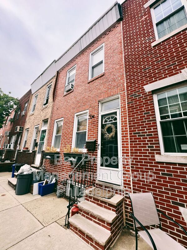 Philadelphia House: 129 Emily St