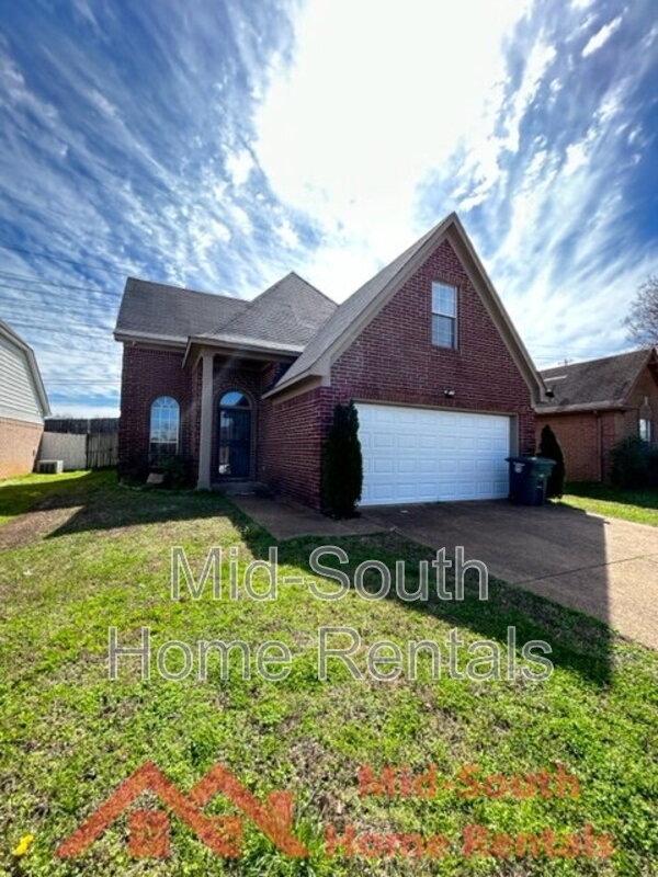 Memphis House: 434 N Ericson Rd