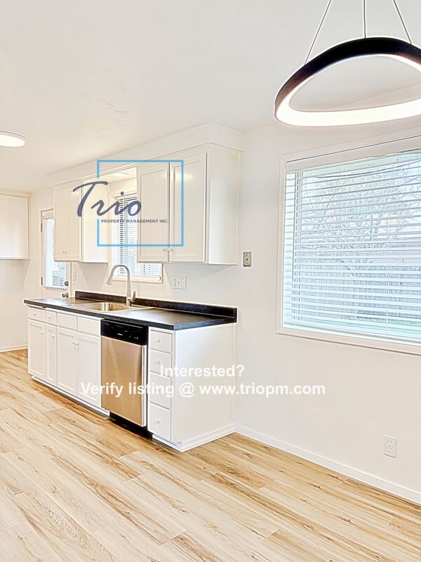 Eugene Condo: 2620 Norkenzie Road