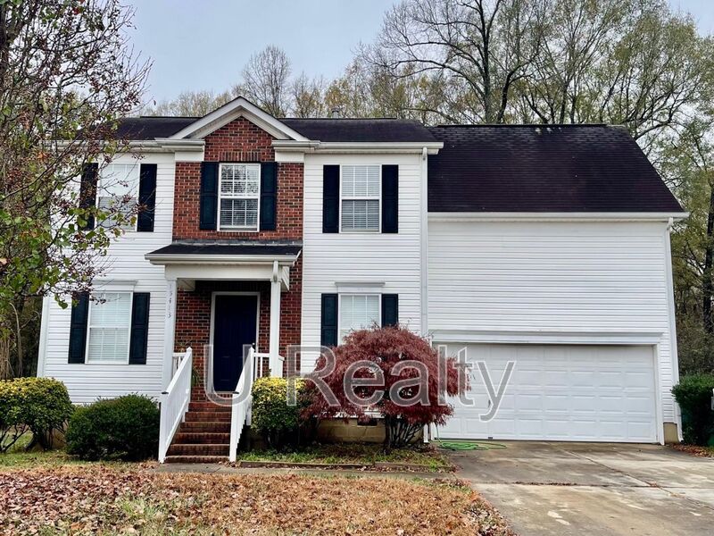 Charlotte House: 15413 Dehavilland Dr