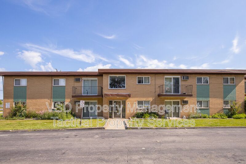 Euclid Condo: 26660 Tungsten Rd