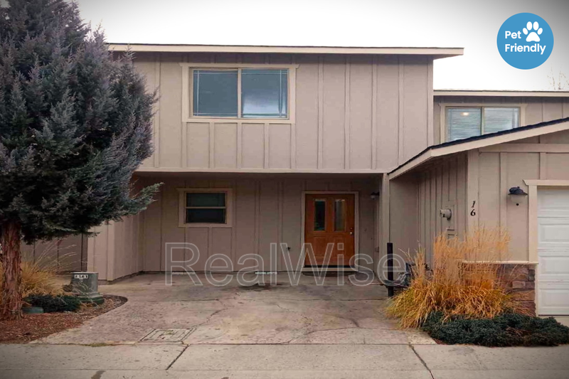 Redmond Townhome: 2250 SW 21st St