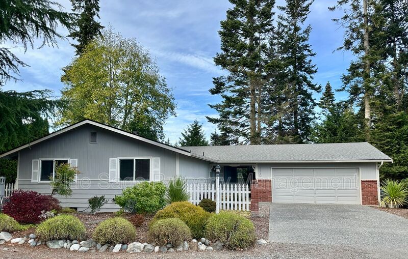 Sequim House: 110 Leslie Lane