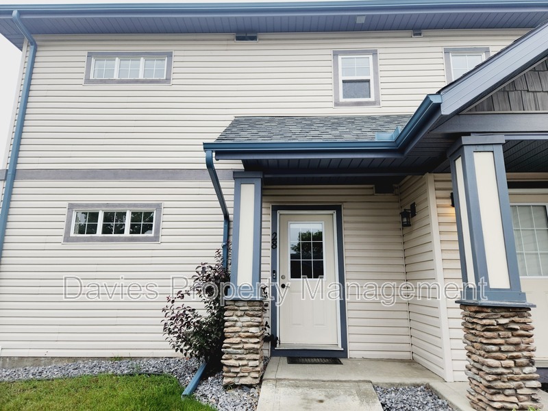 Edmonton Townhome: 2565 Hanna Crescent NW