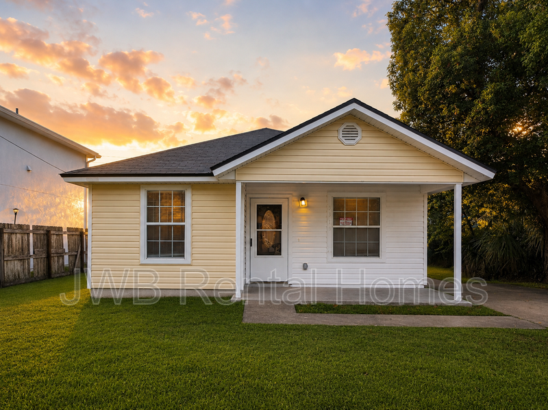 Jacksonville House: 9315 1st Ave