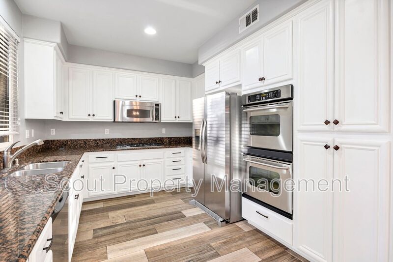 Temecula House: 27427 Lock Haven Court