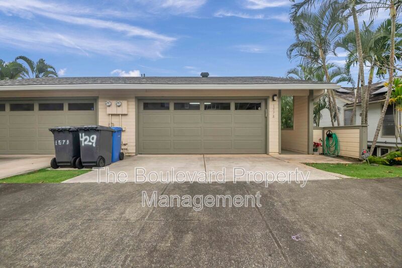 Kailua House: 157 Kahako St