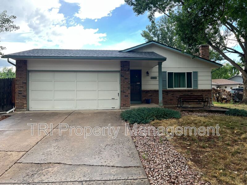 Fort Collins House: 2501 Charolais Dr