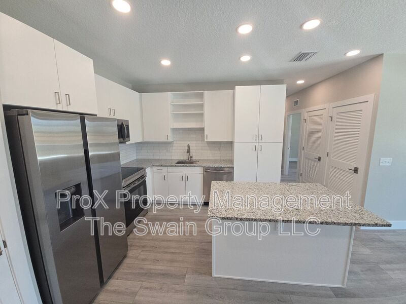 Winter Haven Condo: 701 Bates Ave SW