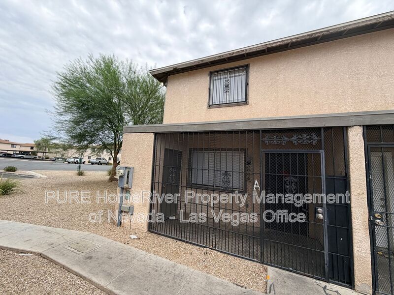 North Las Vegas Townhome: 3503 Rio Robles