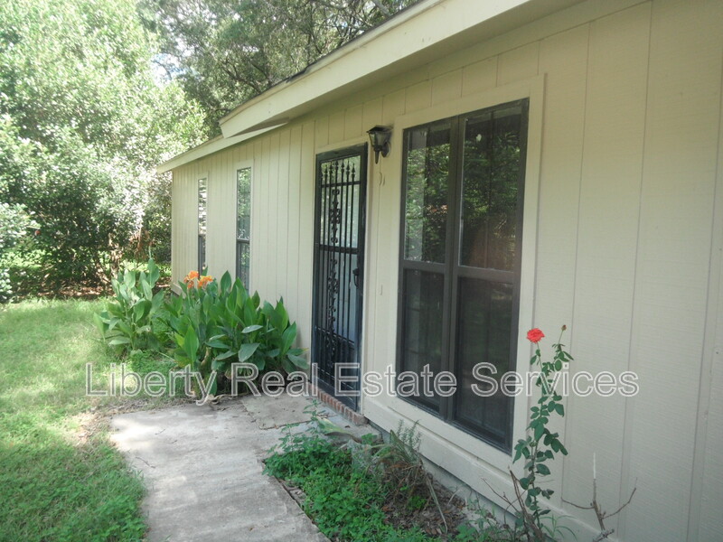 Hinesville House: 707 Thornwood Way