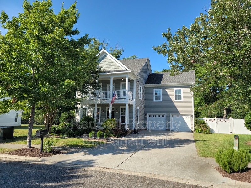 Suffolk House: 2225 Tuliptree Cir