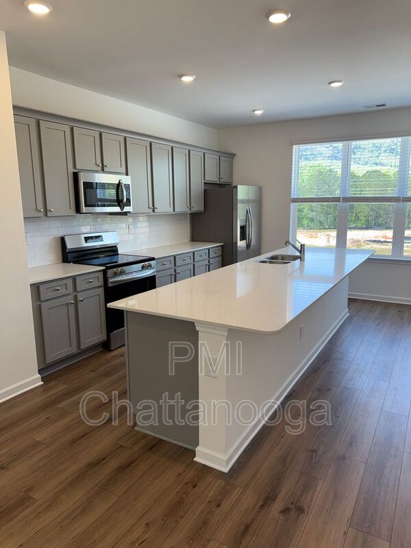 Chattanooga House: 244 Asbury Oak Lane