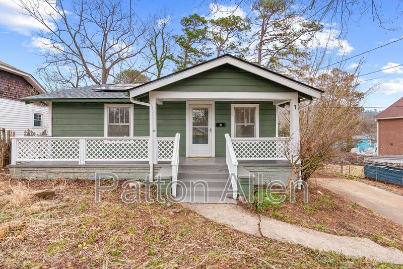Asheville House: 1 Grace Ave