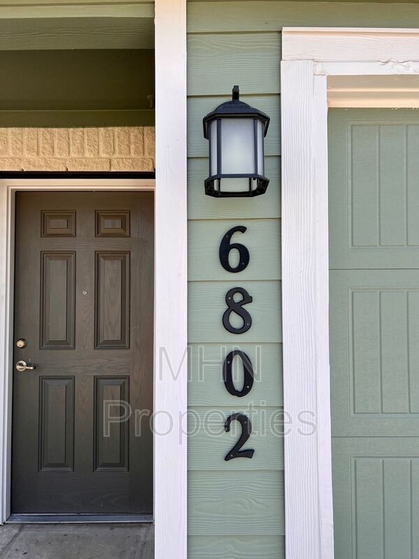 BEAUTIFUL 3 bed/2 Bath Lennar home in prime location! - Photo 3