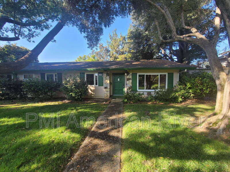 Sacramento House: 8387 La Riviera Drive