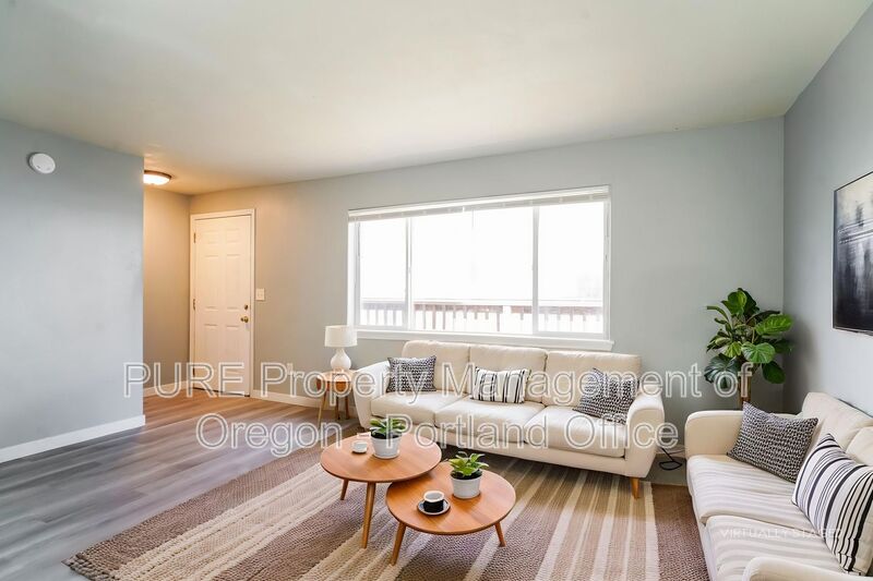 Portland House: 12247 SE Steele St