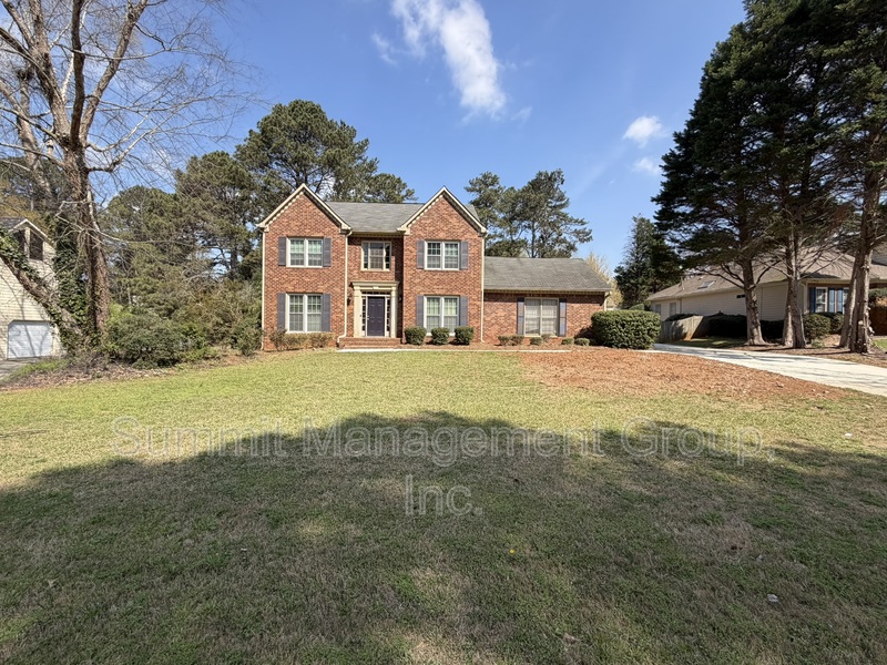 Conyers House: 1611 Ellington Road SE