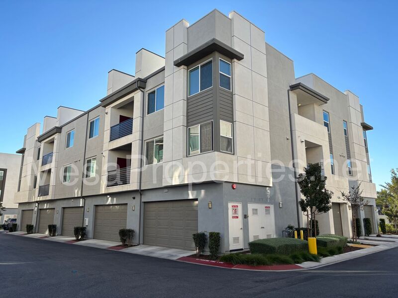 Rancho Cucamonga Condo: 9352 Solaire Pl