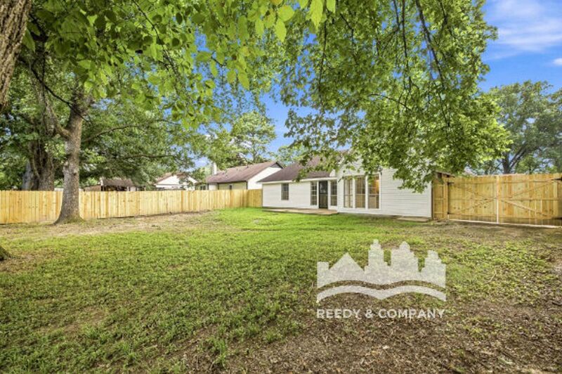 Memphis House: 6213 Holly Park Dr