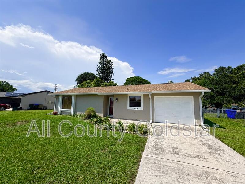 North Port House: 5815 Spearman Circle