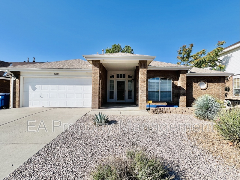Albuquerque House: 8016 Lynnhaven Pl NW