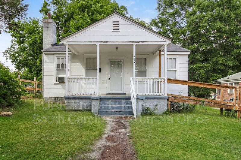 Columbia House: 2511 Chestnut Street