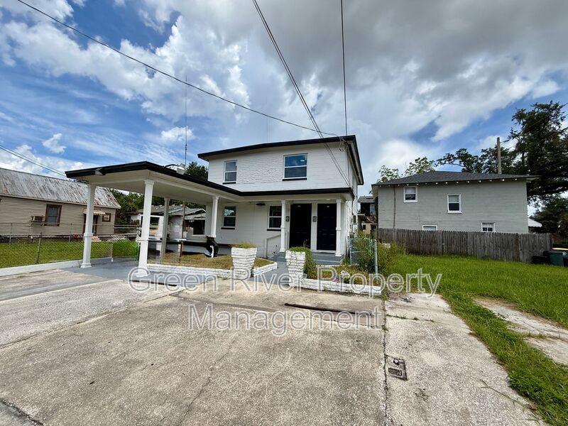 Jacksonville House: 1161 W 5th Street